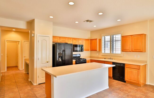3 beds, 2 baths, $2,295