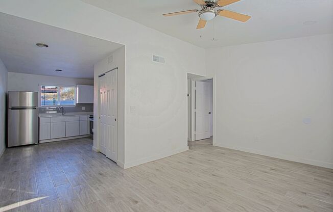 949 E. Roma Ave