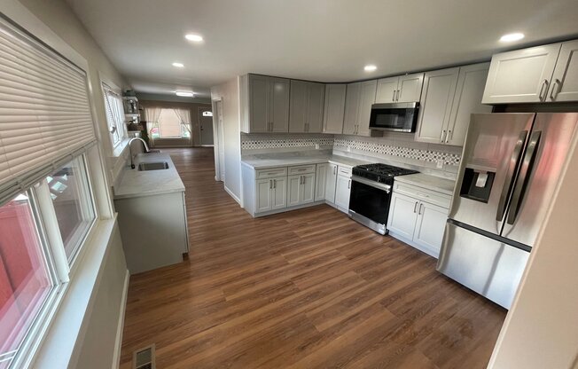 1129 ELGIN ST