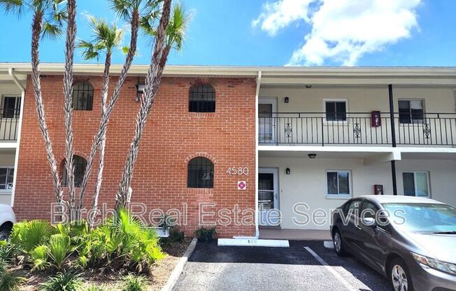 4580 OVERLOOK DR NE