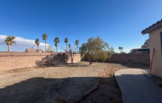 Beautiful 4-bedroom, 3 bath home with a POOL in the Centennial Hills community