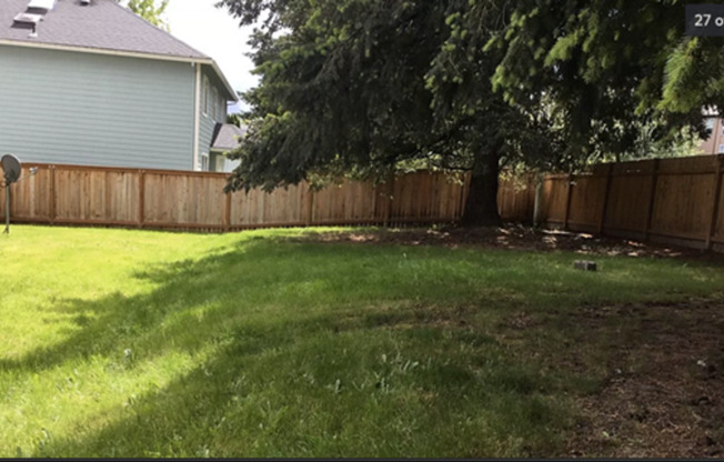 Stunning 4bd 3 bth Home in Tigard! 1/2 off FIrst Month Rent