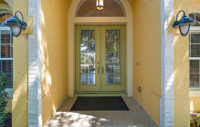 Gorgeous 3-Bedroom, 2-Bath in Bright Water Place