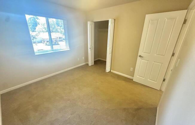 4804 215 LN SW
