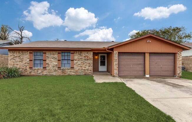 Watauga 3 bed / 2 bath home/ 2 car garage home for $1750.00/month