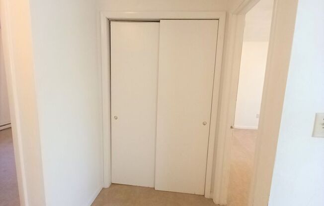 2 beds, 1 bath, 903 sqft, $1,170, Unit K-12