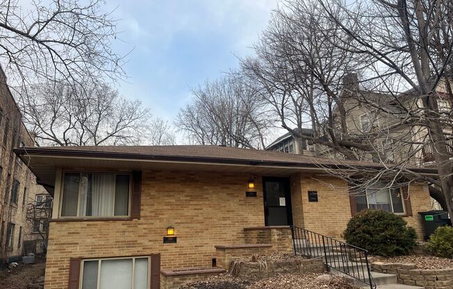 1924 Emerson Ave S
