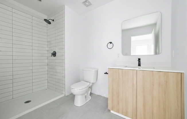 3 beds, 2 baths, 1,046 sqft, $6,750, Unit 501