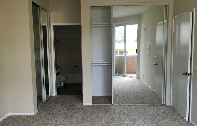 2 beds, 2 baths, 1,000 sqft, $2,654, Unit 213