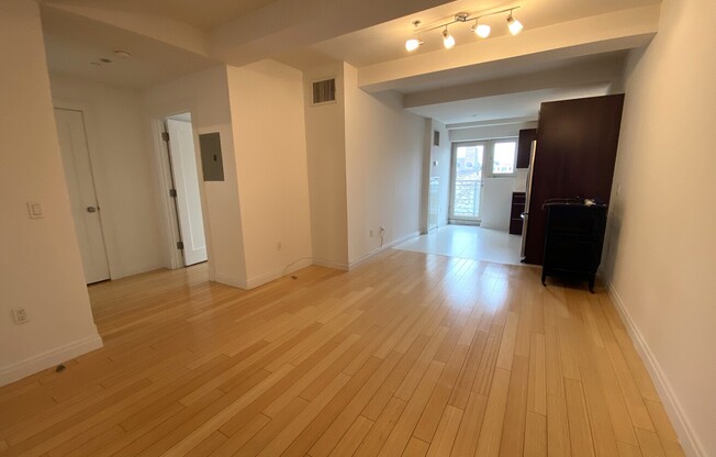 302 2nd St 7B