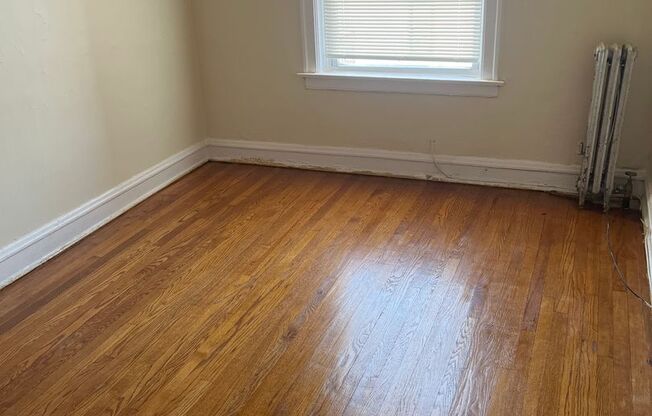 One bedroom one bathroom apartment with heat included