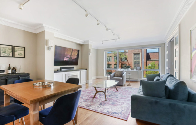 732 W AVE 4