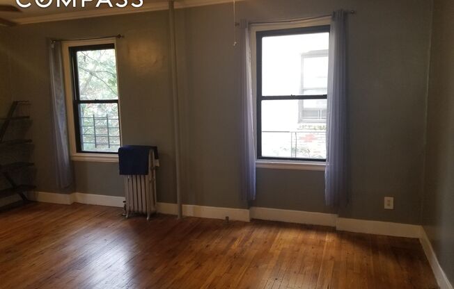 2 beds, 1 bath, $2,500, Unit 3H