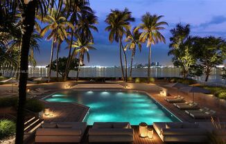 555 NE 34th St Apt 408