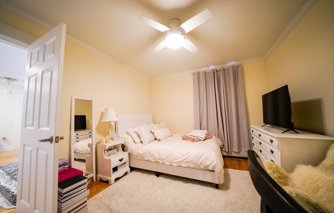 1 bed, 1 bath, $2,750, Unit 21