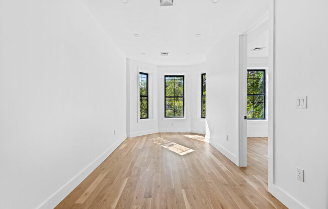 259 E 28 ST