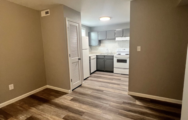 1 bed, 1 bath, 765 sqft, $695, Unit 01