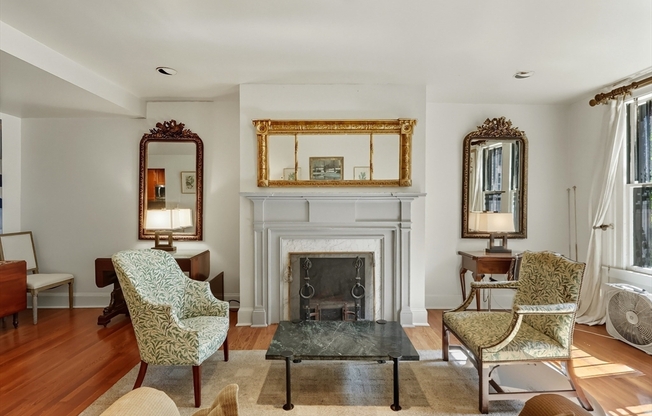 118 COMMONWEALTH AVE