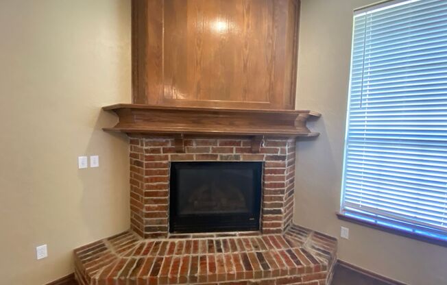 Large 3 Bed 2 Bath Home In Moore Schools With Storm Shelter!!!