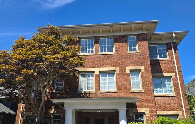 Large 1 bedroom Historic condo - Top Floor unit with a charming interior- Available now!