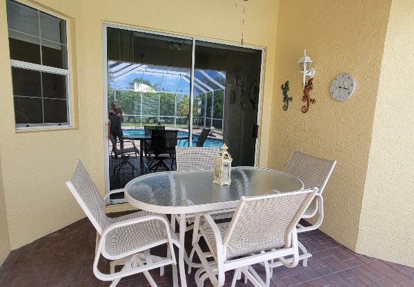 1961 E CROWN POINTE BLVD