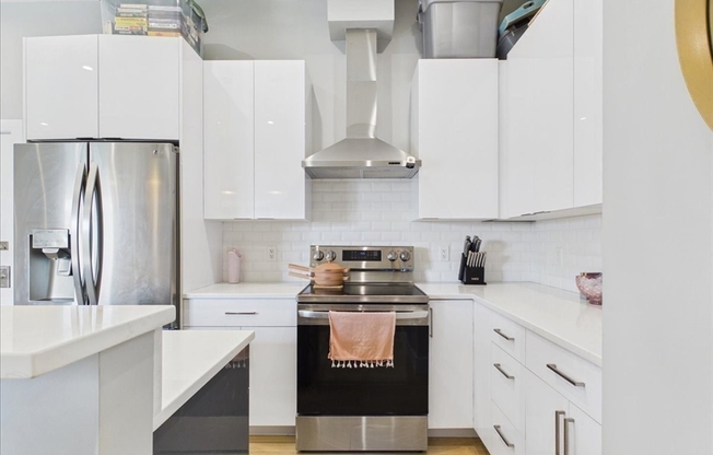 1 bed, 1 bath, 610 sqft, $3,000, Unit 319