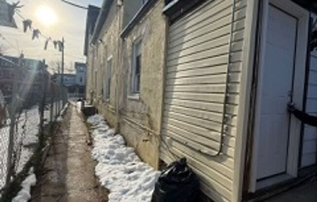 321 E Price St