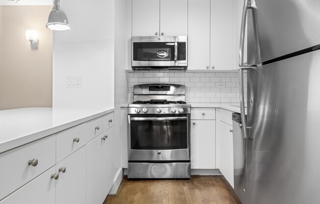 1 bed, 1 bath, $3,950, Unit 3R