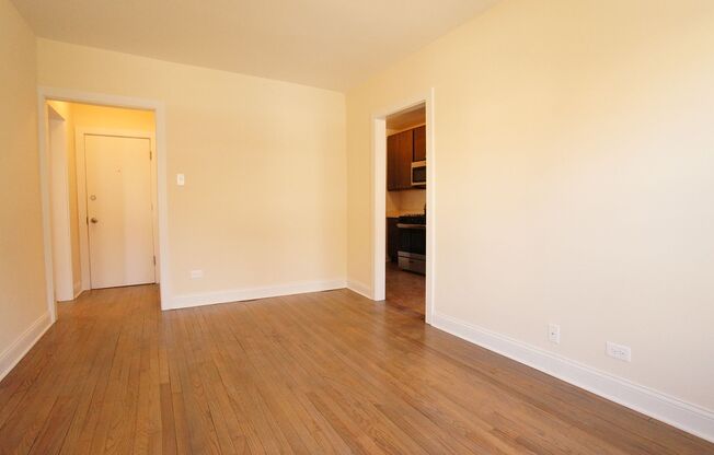 1 bed, 1 bath, 601 sqft, $1,950, Unit 2645-3W