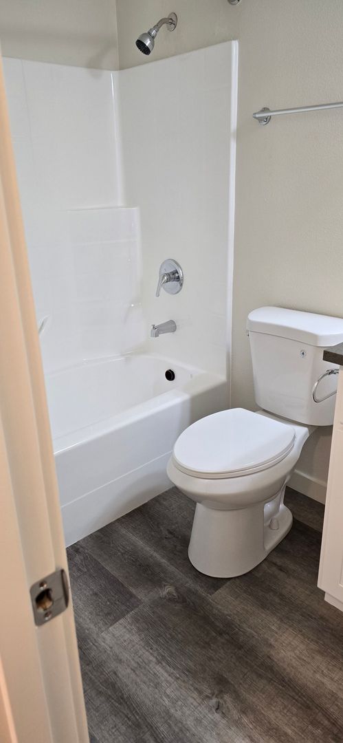 2 beds, 2 baths, 981 sqft, $1,795, Unit 118