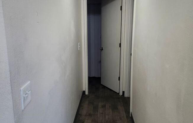 1 bed, 1 bath, 580 sqft, $1,200, Unit 87