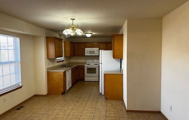 3 beds, 2 baths, $1,325