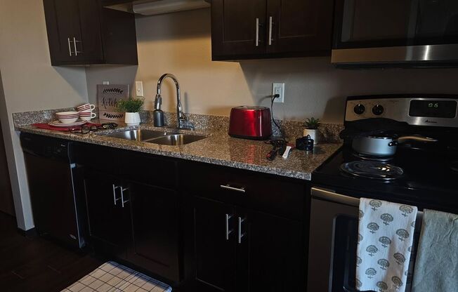 Studio, 1 bath, 472 sqft, $1,275, Unit 5104