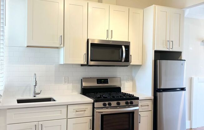 413-427 Haight St