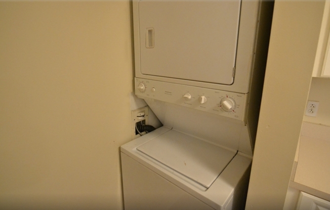 1 bed, 1 bath, 671 sqft, $3,500, Unit 103