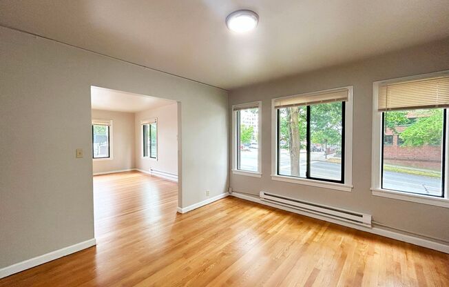 1 bed, 1 bath, 695 sqft, $1,525, Unit Windsor - 17