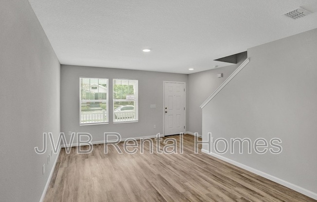225 17 ST W