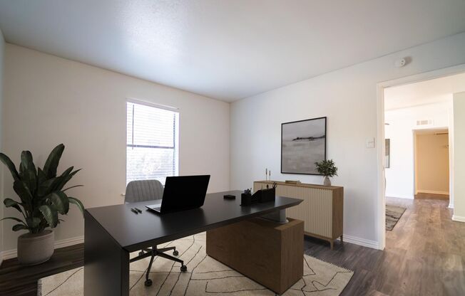 2 beds, 1 bath, 746 sqft, $939, Unit 718