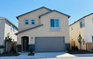 $2,550 Clinton & Armstrong, 4 Bed, Gated Community Pool & Solar - E Riesling Dr, Fresno