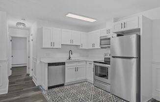 BEAUTIFULLY RENOVATED 2BD, 1.5BA Master Ensuite Apt Mt. Washington/Near Anderson!