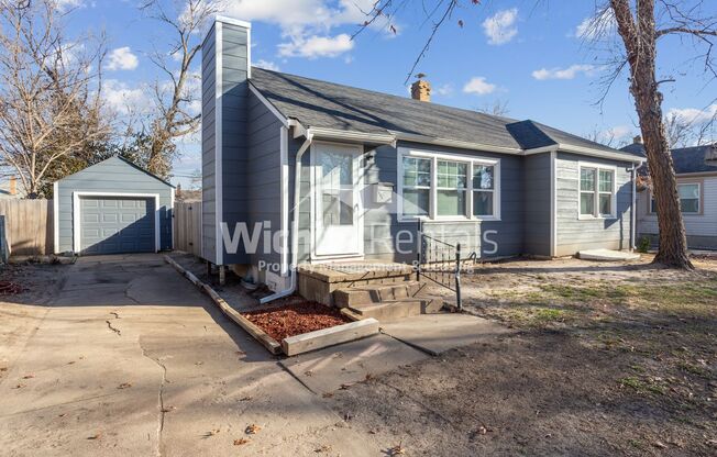 Charming 3 bed, 2 bath with 1 car garage!!