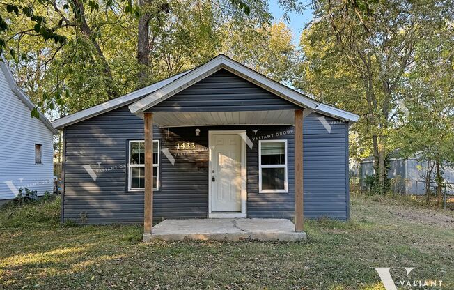 Cozy 2 Bedroom, 1 Bathroom Home in Weller Neighborhood