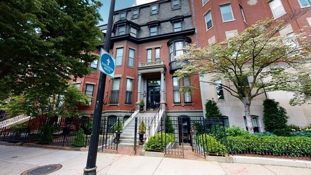 290 Beacon St