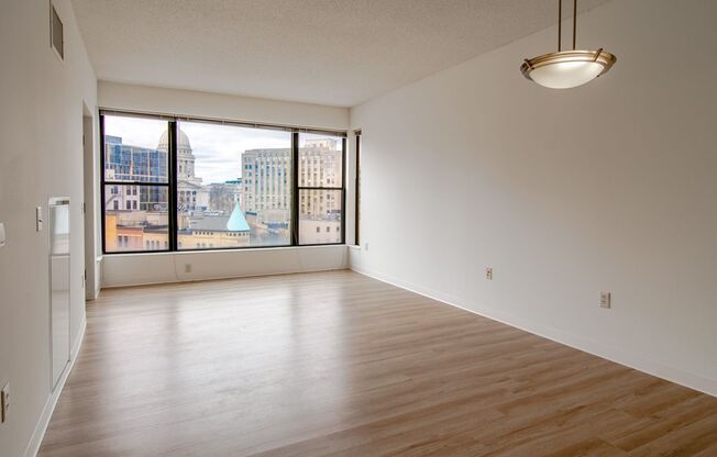 1 bed, 1 bath, 661 sqft, $1,825, Unit 0902