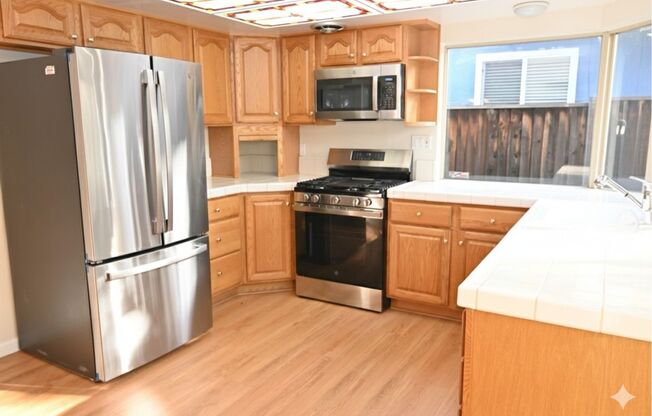 Beautiful 4 bedroom 2 bathroom home for the New Year!