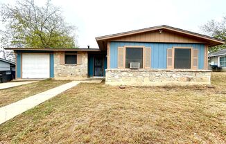 AVAILABLE NOW! 3 Bedroom / 1.5 Bath Home Near Lackland AFB!