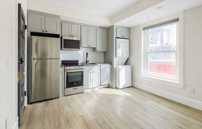 1023 North Broadway | Renovated Studio & 1BR Apartments in Denver's Golden Triangle!