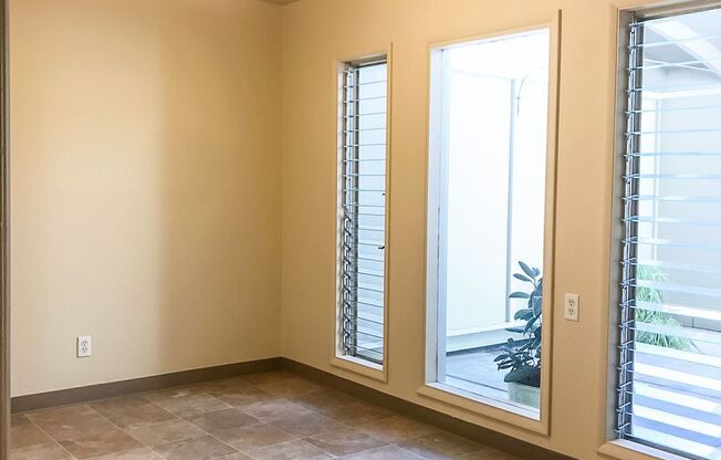 2 beds, 1 bath, $2,200