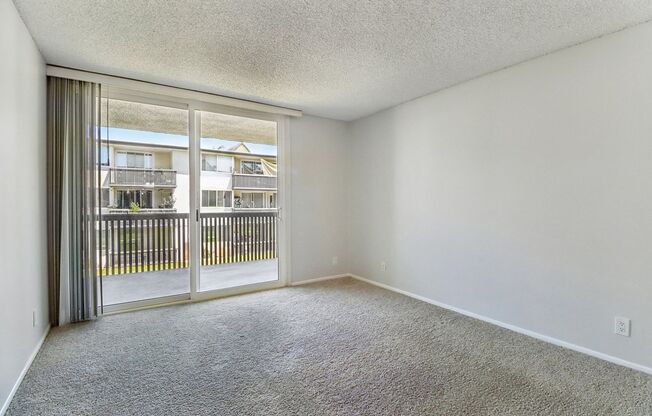 1 bed, 1 bath, 700 sqft, $2,148, Unit 4240.204