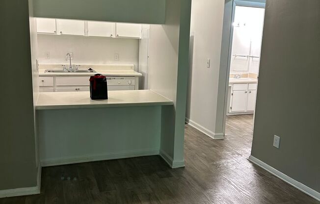 1 bed, 1 bath, 672 sqft, $1,275, Unit 2298-11